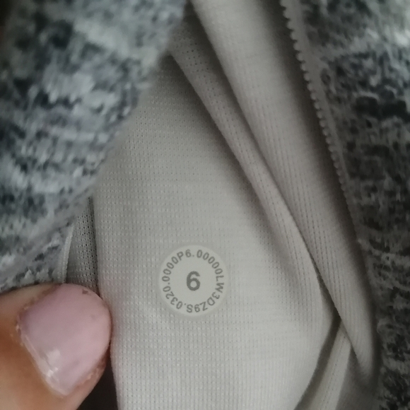 Lululemon Close To Crossing Long Sleeve Rulu in Jacquard Asphalt Gray White 6 - Picture 11 of 16
